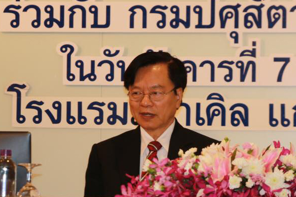 การใช้ยาปฏิชีวนะในฟาร์ม ผศ.นายสัตวแพทย์ ดร.ธวัชชัย ศักดิ์ภู่อร่าม นายกสัตวแพทยสภา